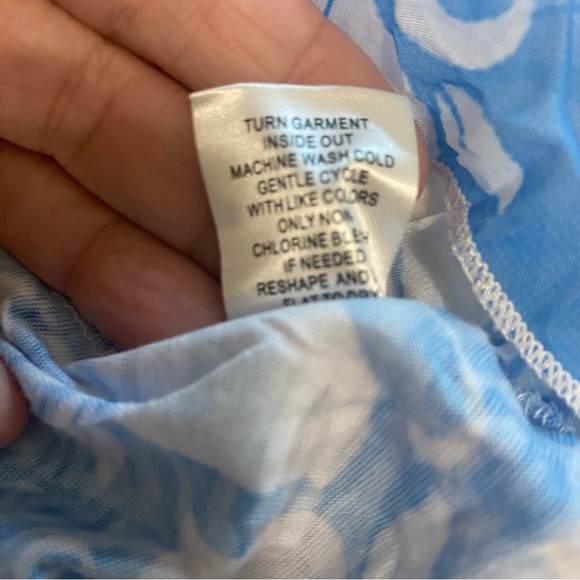 Shana boutique brand Blue & White Floral Tiered Flowy Top size Medium - Picture 10 of 10